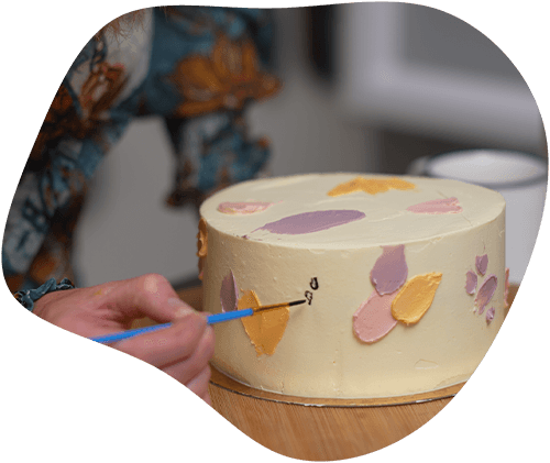 Online bakworkshop van Bake My Day Groningen waarin stap voor stap taarten worden gemaakt vanuit huis.