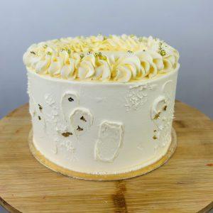 Taart met botercrème, handgemaakt door Bake My Day Groningen.